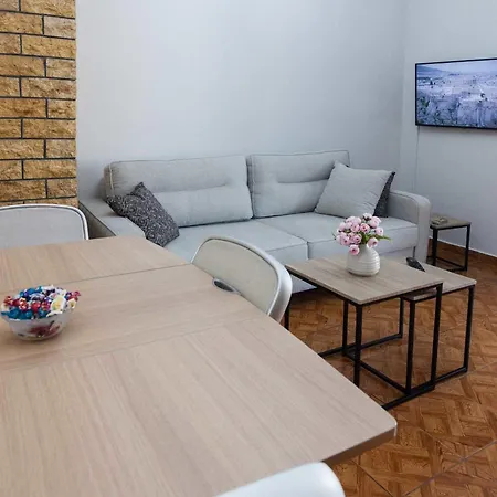 Apartment 2 Bd With Balcony By Monastiraki Athens