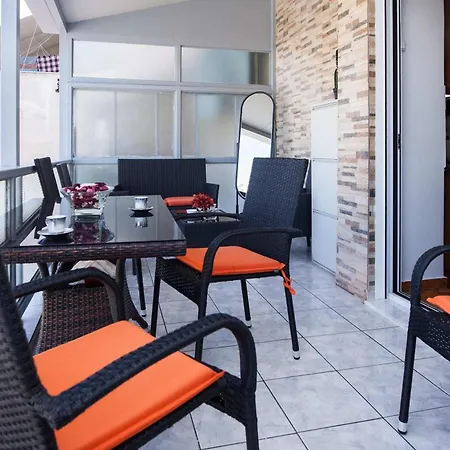 Apartment 2 Bd With Balcony By Monastiraki *