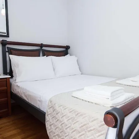 2 Bd With Balcony By Monastiraki