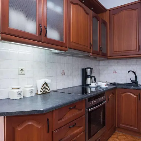 2 Bd With Balcony By Monastiraki