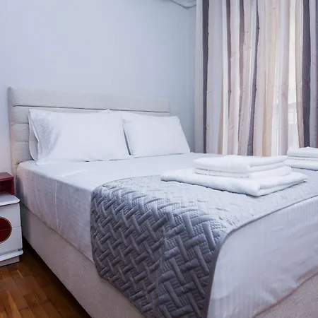 Apartment 2 Bd With Balcony By Monastiraki Athens