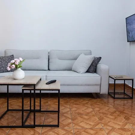 2 Bd With Balcony By Monastiraki Daire Atina